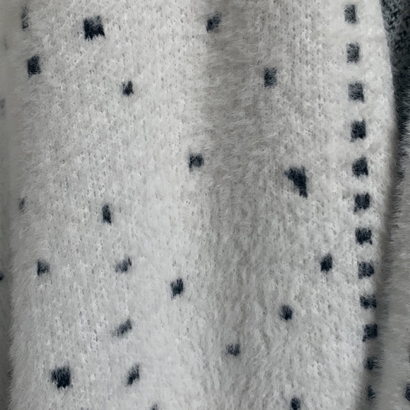 Beautiful Cobble Lane Poncho NWOT - Picture 3 of 6